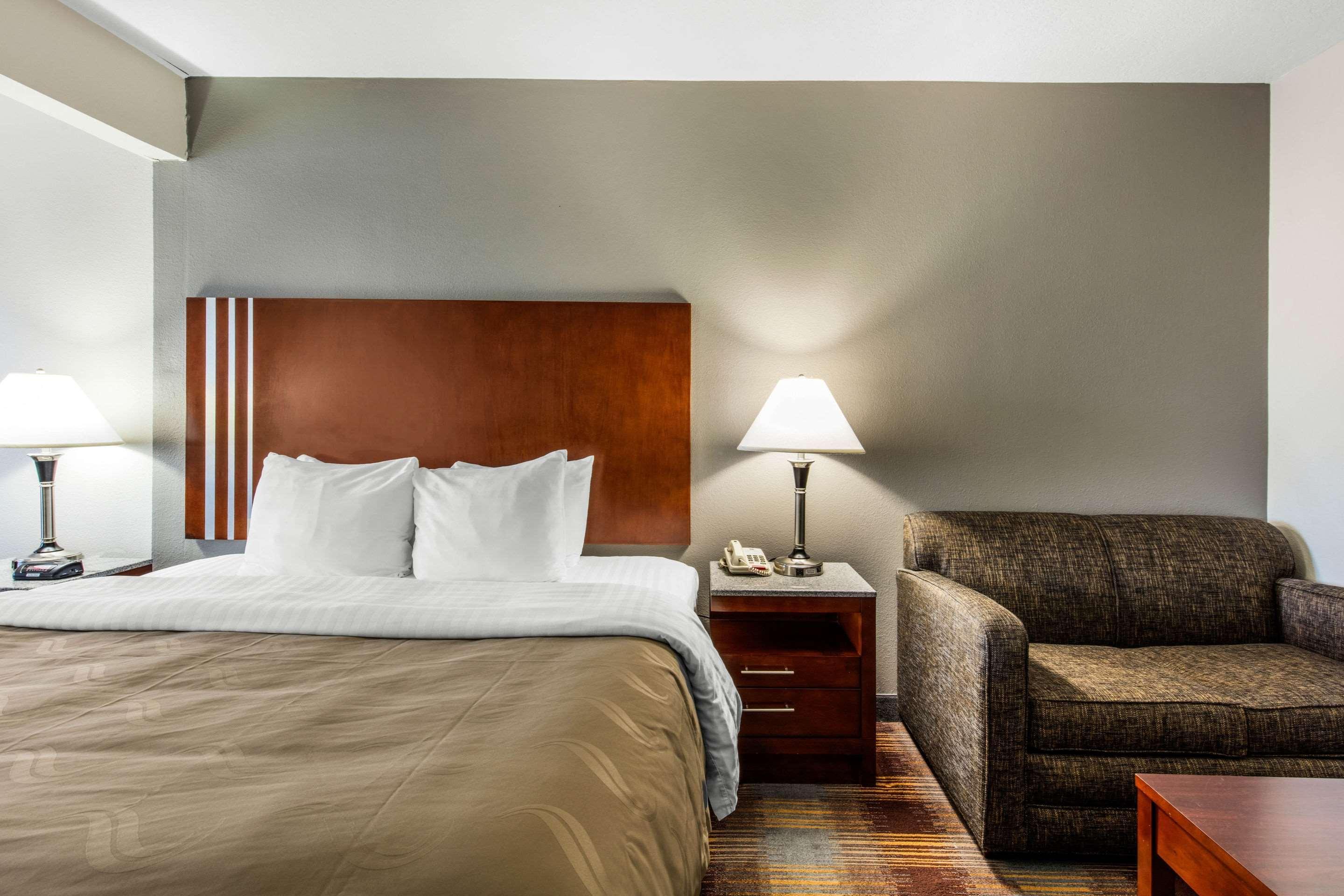 Quality Inn Airport I-240 メンフィス エクステリア 写真