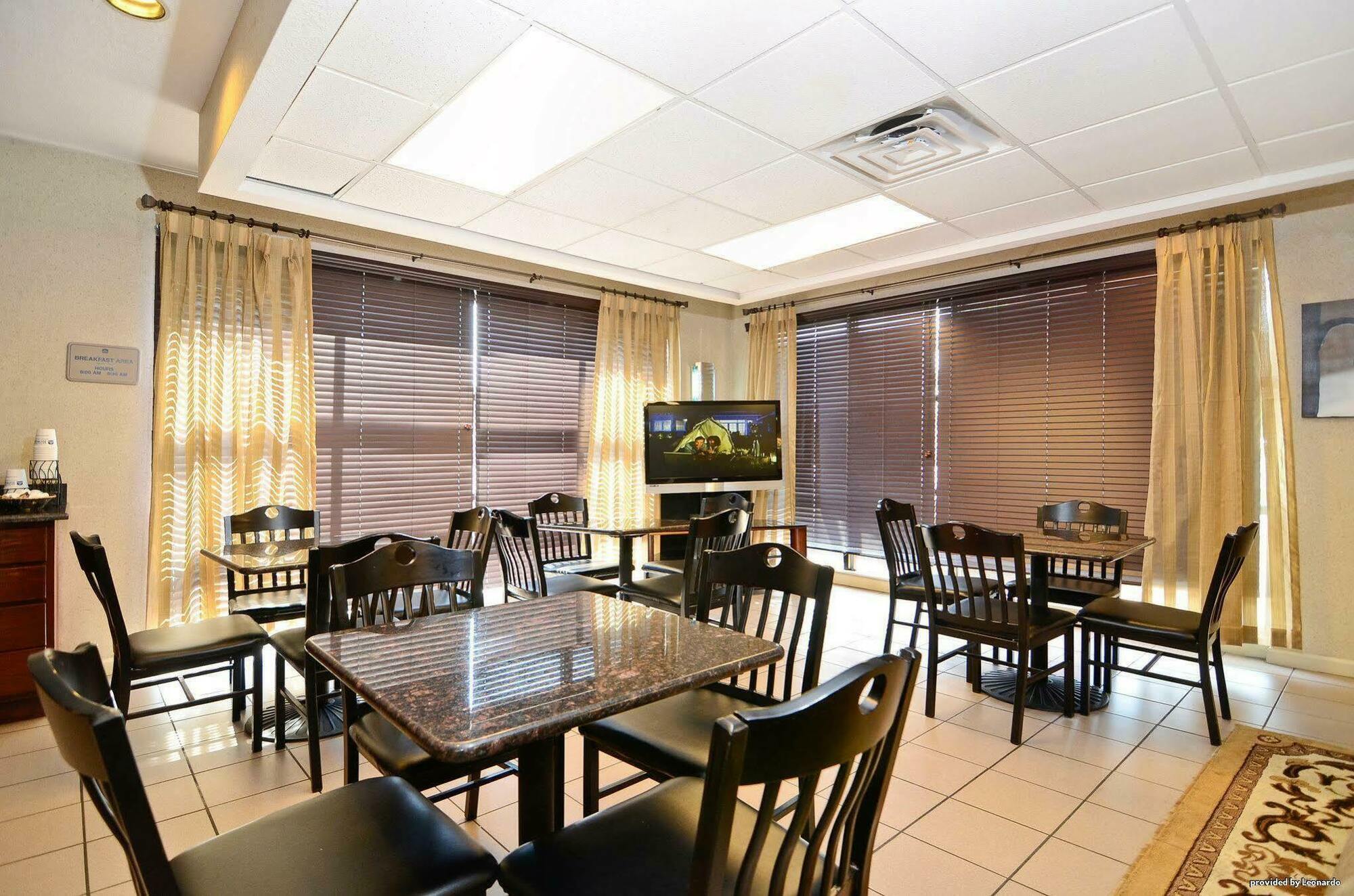 Quality Inn Airport I-240 メンフィス エクステリア 写真