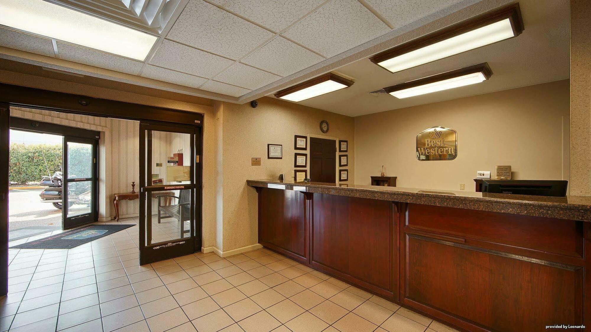 Quality Inn Airport I-240 メンフィス エクステリア 写真
